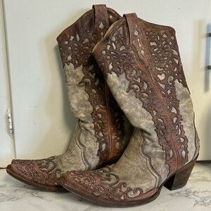 Brown leather Corral boots size 10.5!